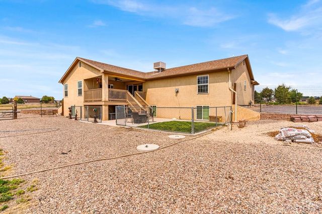 1165 S Oakleaf Dr, Pueblo West, CO 81007