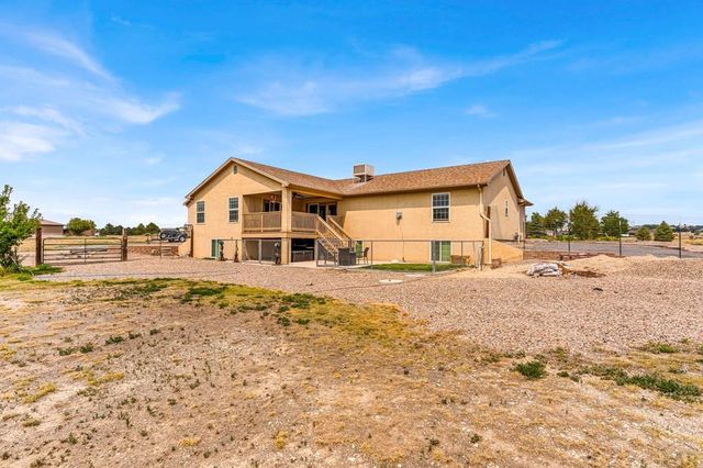 1165 S Oakleaf Dr, Pueblo West, CO 81007