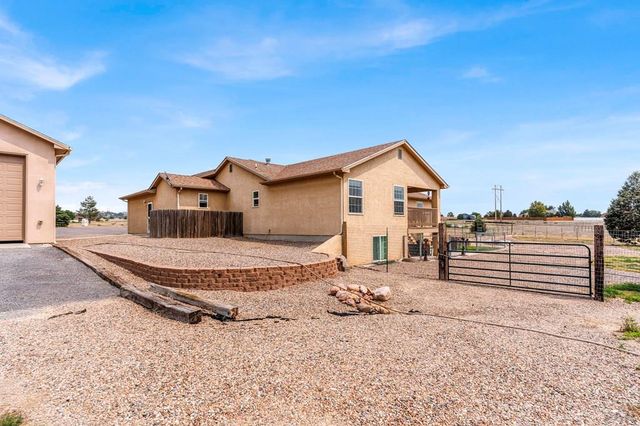 1165 S Oakleaf Dr, Pueblo West, CO 81007