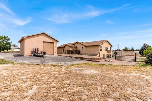 1165 S Oakleaf Dr, Pueblo West, CO 81007