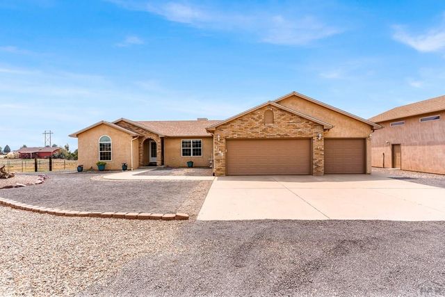 1165 S Oakleaf Dr, Pueblo West, CO 81007