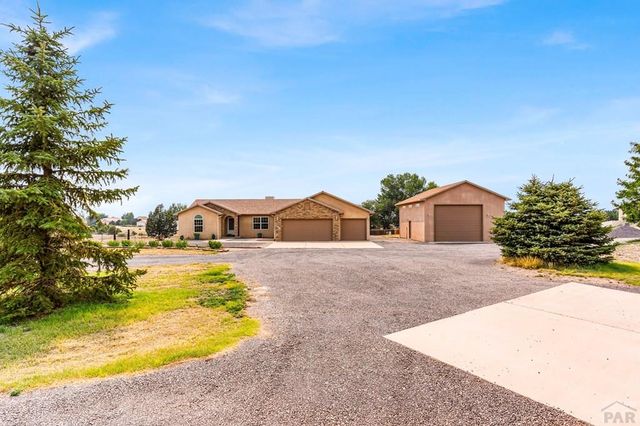 1165 S Oakleaf Dr, Pueblo West, CO 81007