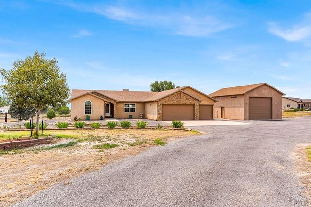 1165 S Oakleaf Dr, Pueblo West, CO 81007