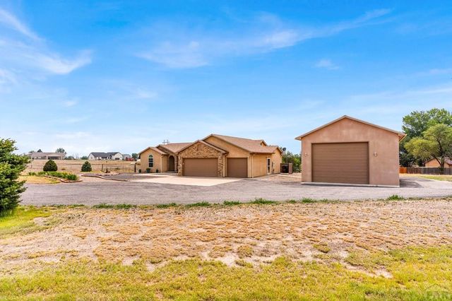 1165 S Oakleaf Dr, Pueblo West, CO 81007