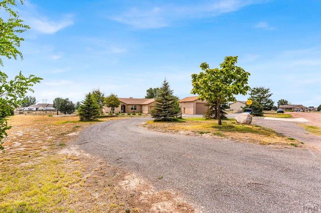 1165 S Oakleaf Dr, Pueblo West, CO 81007