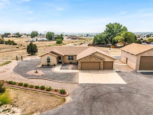 1165 S Oakleaf Dr, Pueblo West, CO 81007
