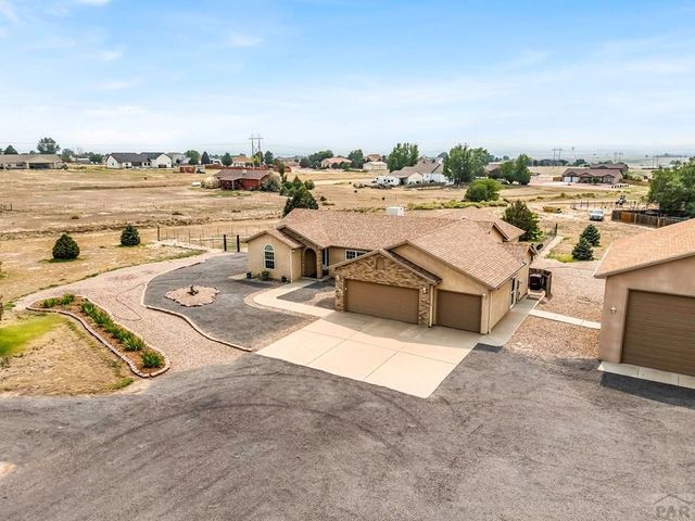 1165 S Oakleaf Dr, Pueblo West, CO 81007