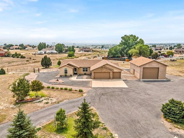 1165 S Oakleaf Dr, Pueblo West, CO 81007