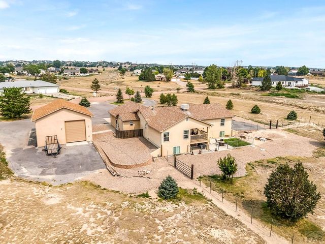 1165 S Oakleaf Dr, Pueblo West, CO 81007