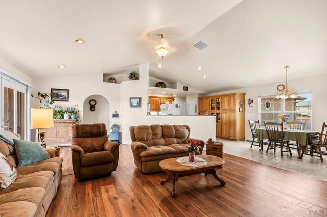 1165 S Oakleaf Dr, Pueblo West, CO 81007