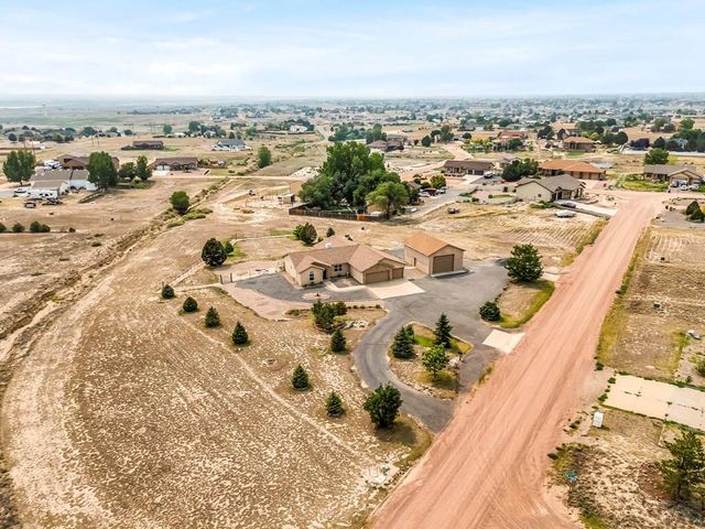 1165 S Oakleaf Dr, Pueblo West, CO 81007
