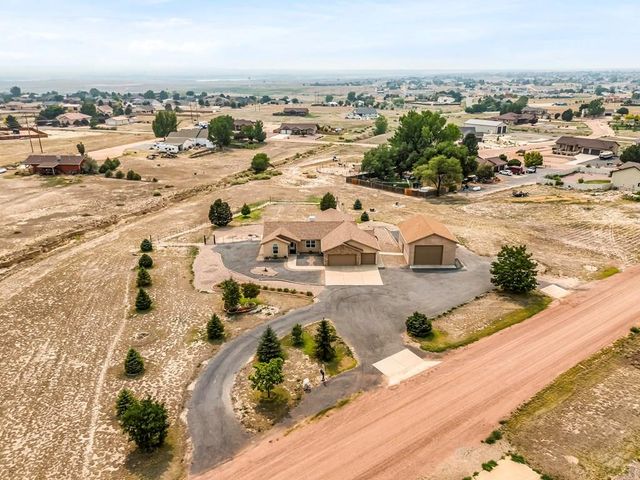 1165 S Oakleaf Dr, Pueblo West, CO 81007