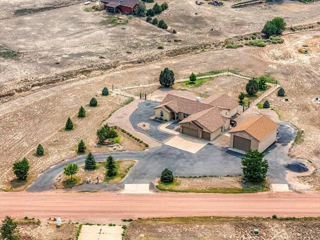 1165 S Oakleaf Dr, Pueblo West, CO 81007
