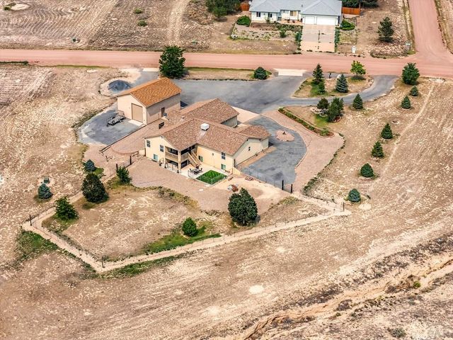 1165 S Oakleaf Dr, Pueblo West, CO 81007
