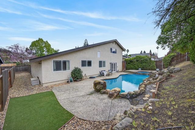 8227 Cripple Oak Ct, Citrus Heights, CA 95610