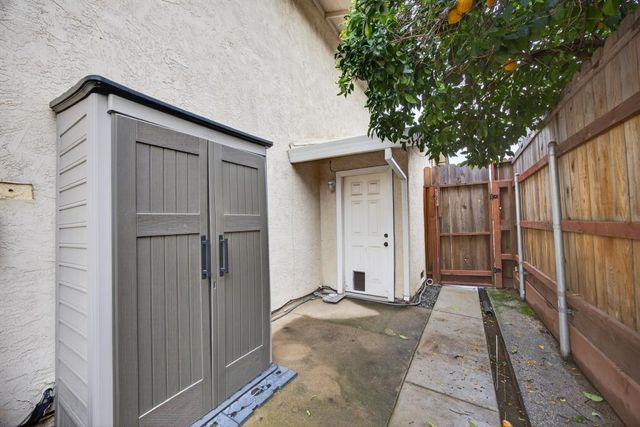 8227 Cripple Oak Ct, Citrus Heights, CA 95610