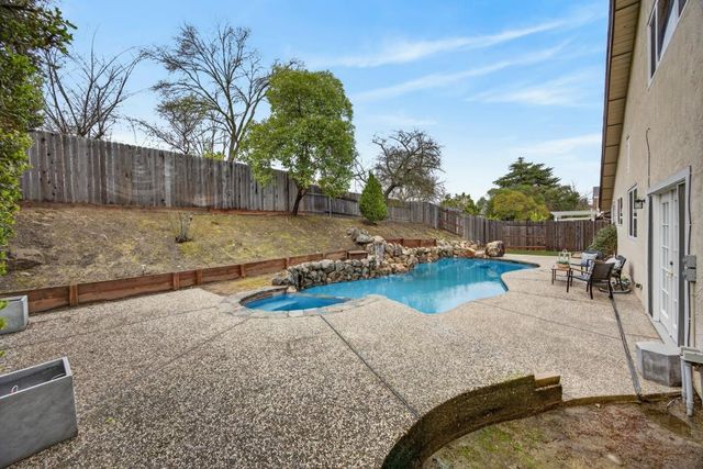 8227 Cripple Oak Ct, Citrus Heights, CA 95610