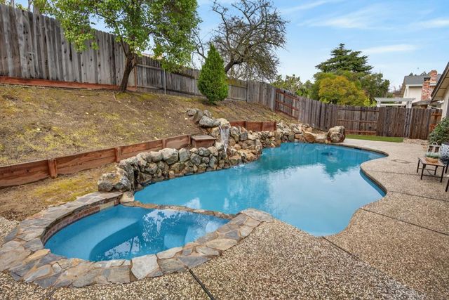 8227 Cripple Oak Ct, Citrus Heights, CA 95610