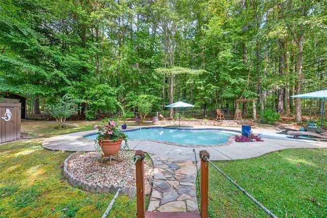 4276 Logans Court, Loganville, GA 30052