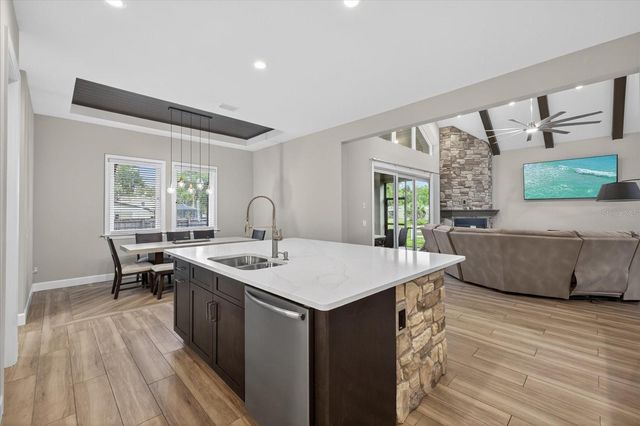 1208 SUNSET LANE, Lutz, FL 33549