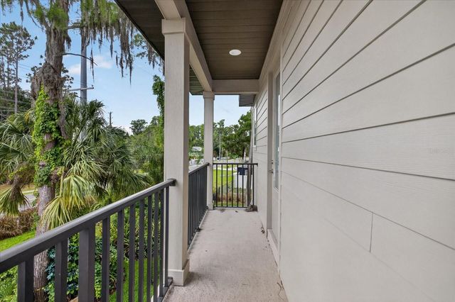 1208 SUNSET LANE, Lutz, FL 33549