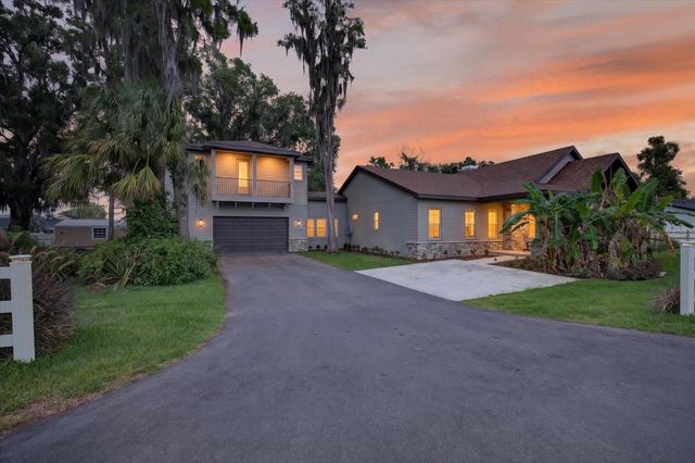 1208 SUNSET LANE, Lutz, FL 33549
