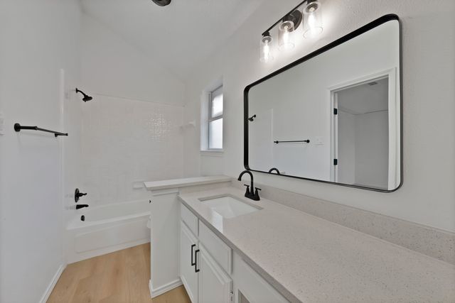 825 Meadowdale Road, Arlington, TX 76017