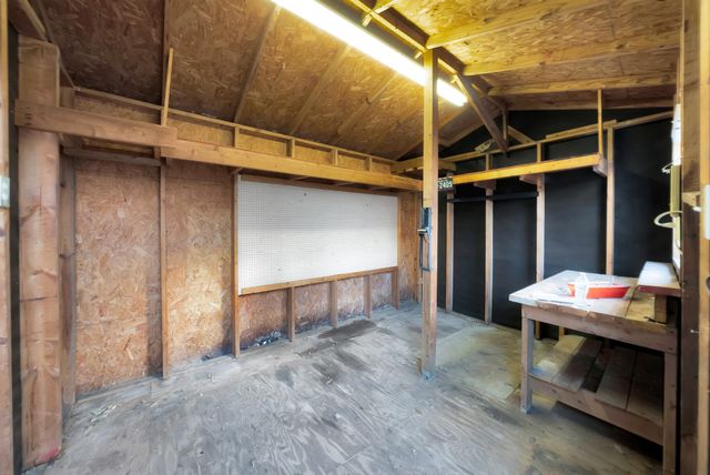 825 Meadowdale Road, Arlington, TX 76017