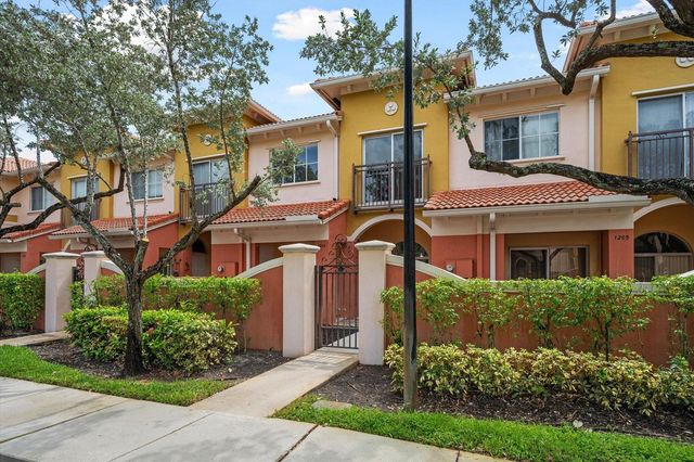 1204 SANTA CATALINA Lane, North Lauderdale, FL 33068