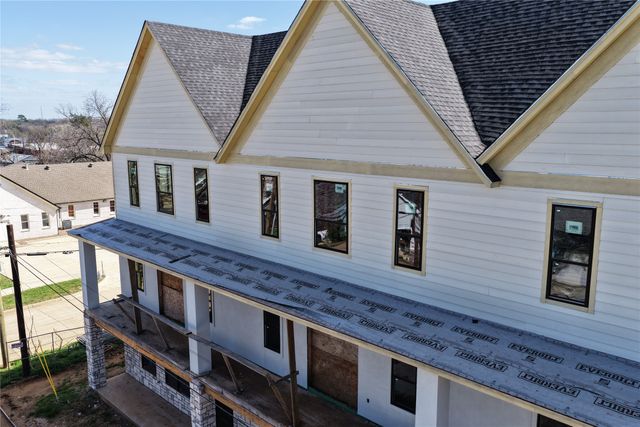 299 301 303 W Oak Street, Mansfield, TX 76063