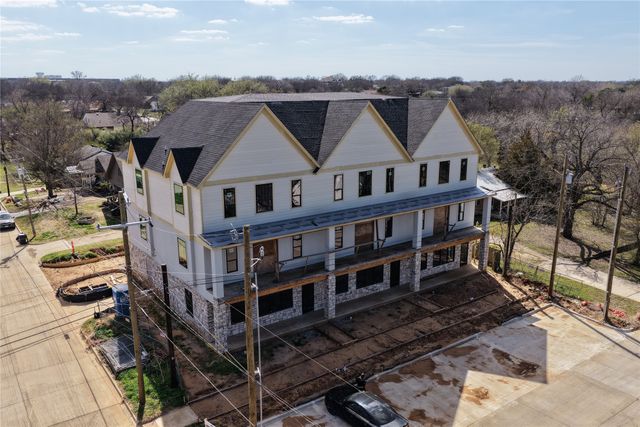 299 301 303 W Oak Street, Mansfield, TX 76063