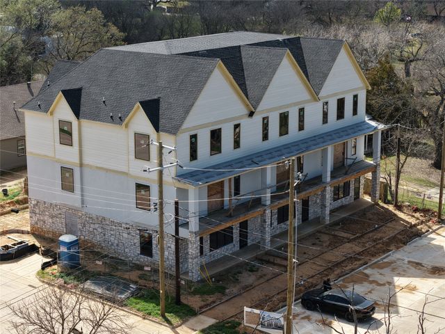 299 301 303 W Oak Street, Mansfield, TX 76063