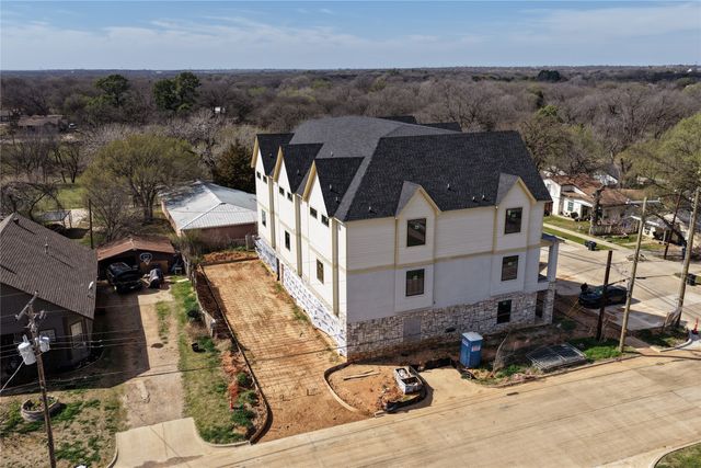 299 301 303 W Oak Street, Mansfield, TX 76063