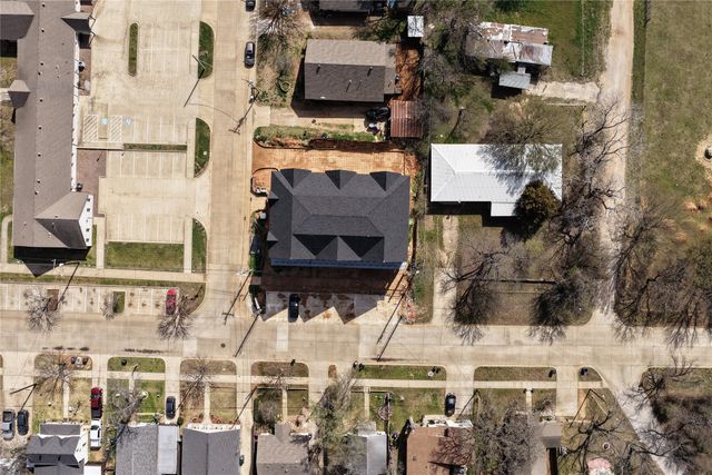 299 301 303 W Oak Street, Mansfield, TX 76063