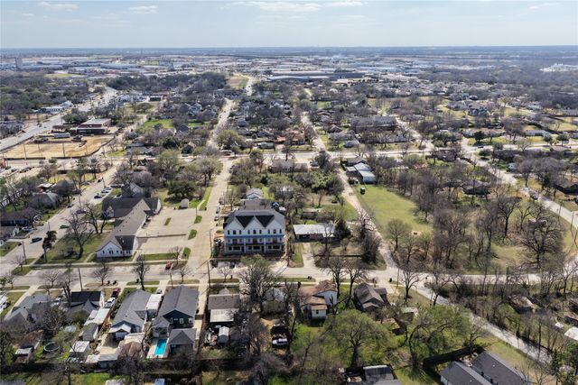 299 301 303 W Oak Street, Mansfield, TX 76063
