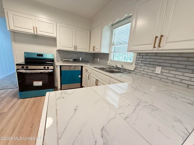 528 N Park Lane, Jackson, MS 39206