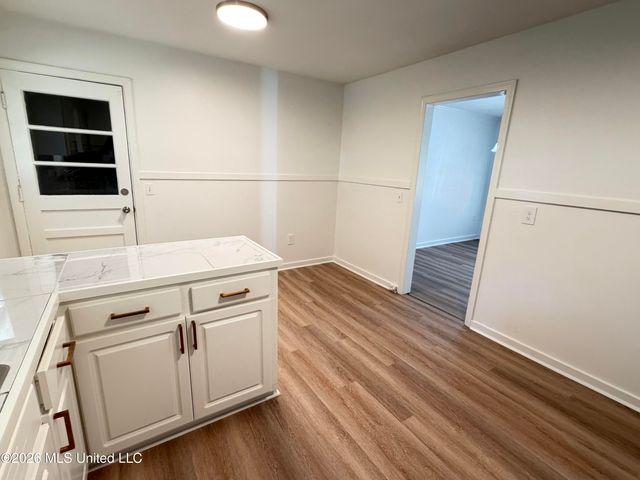 528 N Park Lane, Jackson, MS 39206