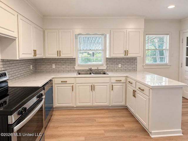 528 N Park Lane, Jackson, MS 39206
