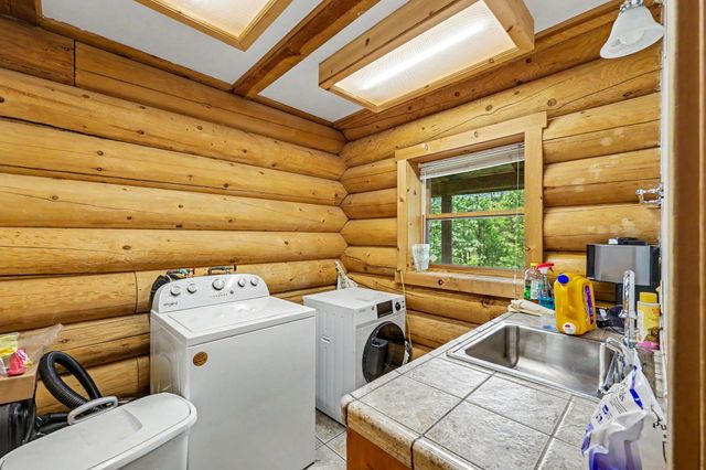 275 Citadel Road, Trail, OR 97541