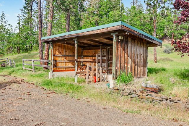 275 Citadel Road, Trail, OR 97541