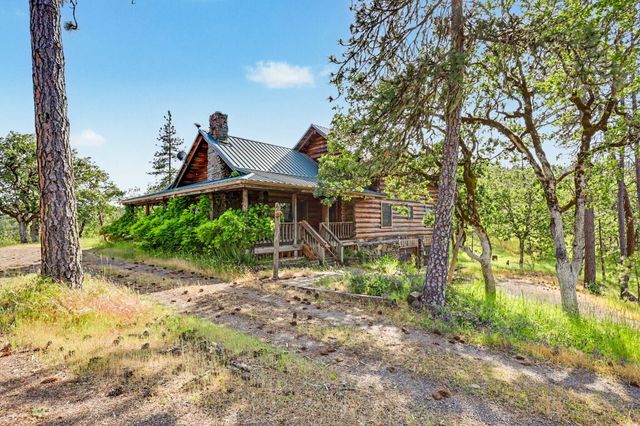 275 Citadel Road, Trail, OR 97541