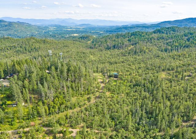 275 Citadel Road, Trail, OR 97541