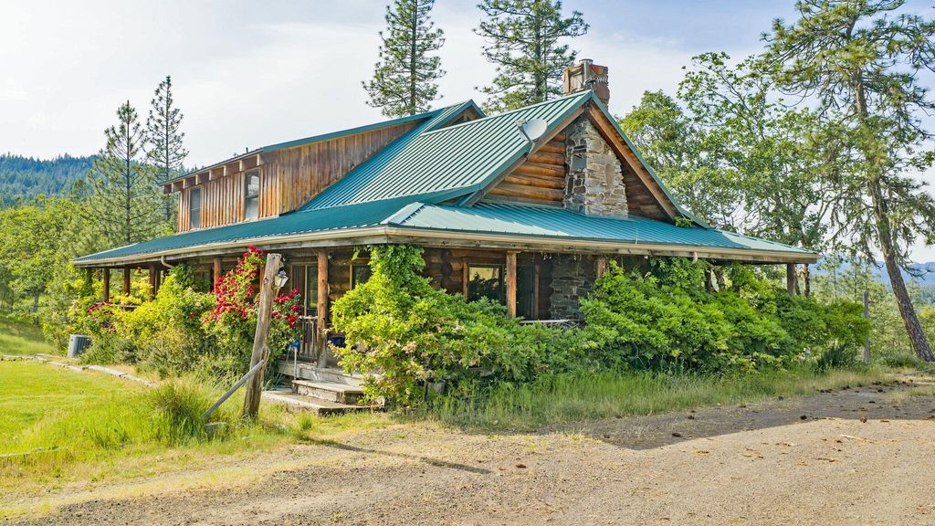 275 Citadel Road, Trail, OR 97541