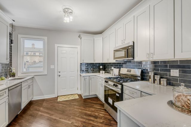 1837 W 104th Street, Chicago, IL 60643