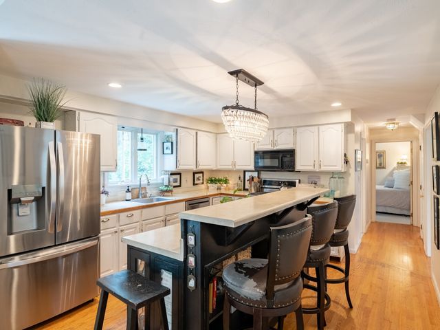 14 Copper Beech Dr, Kingston, MA 02364