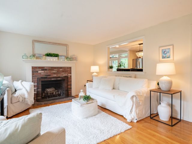 14 Copper Beech Dr, Kingston, MA 02364