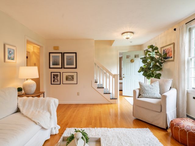 14 Copper Beech Dr, Kingston, MA 02364