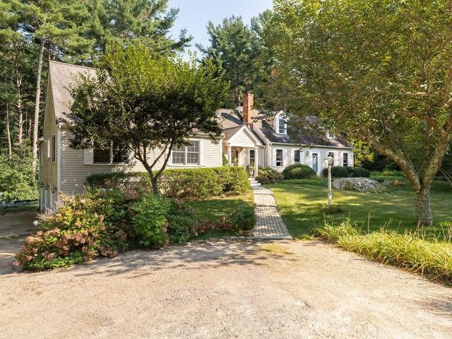 14 Copper Beech Dr, Kingston, MA 02364