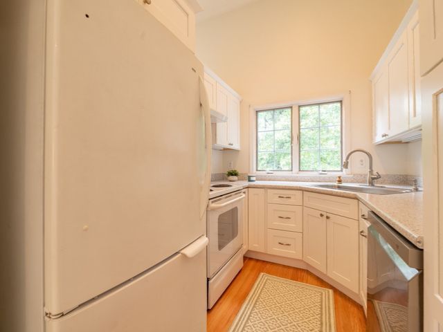 14 Copper Beech Dr, Kingston, MA 02364