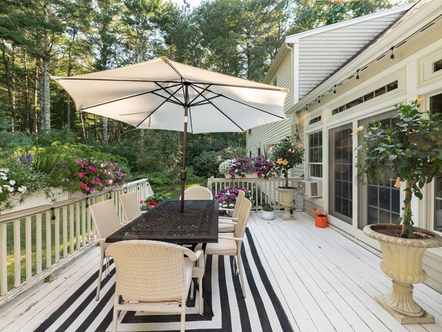 14 Copper Beech Dr, Kingston, MA 02364